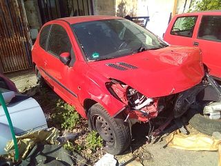 bontott PEUGEOT 206 Bal első Lengőkar