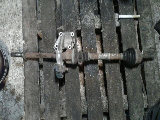 bontott PEUGEOT 206 Bal Féltengely