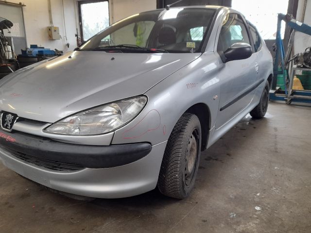 bontott PEUGEOT 206 Bal első Csonkállvány Kerékaggyal