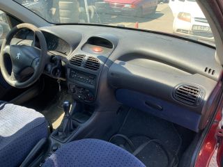 bontott PEUGEOT 206 Bal első Csonkállvány Kerékaggyal