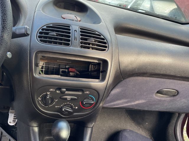 bontott PEUGEOT 206 Bal első Kerékagy