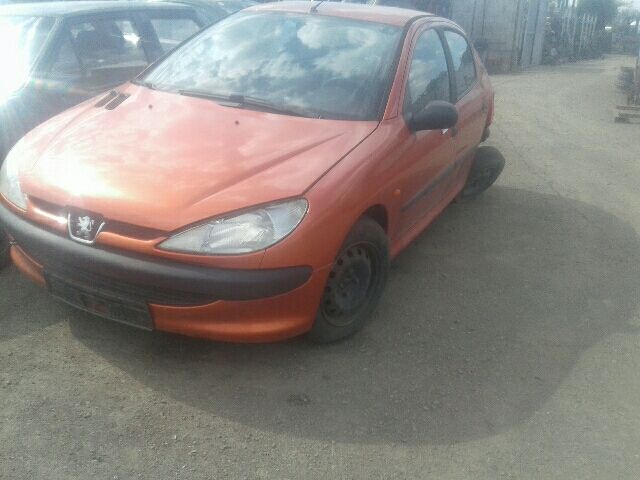 bontott PEUGEOT 206 Bal első Lengőkar