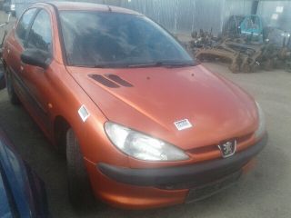 bontott PEUGEOT 206 Bal első Lengőkar