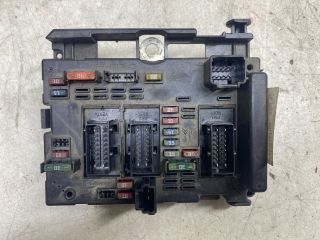 bontott PEUGEOT 206 Biztosítéktábla Motortér