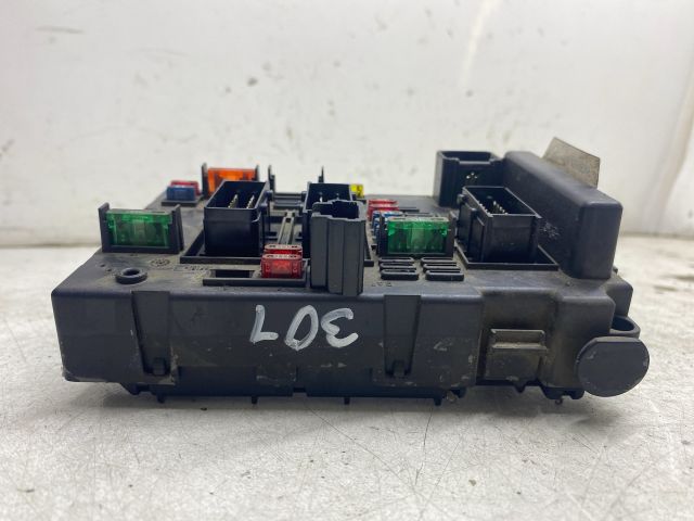 bontott PEUGEOT 206 Biztosítéktábla Motortér