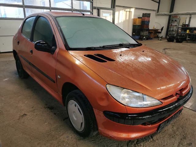 bontott PEUGEOT 206 Biztosítéktábla Motortér