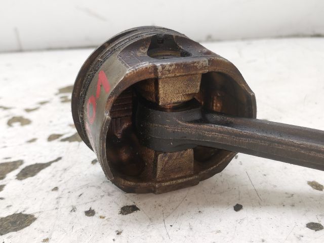 bontott PEUGEOT 206 Dugattyú és Hajtókar