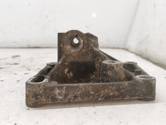 bontott PEUGEOT 206 Generátor Tartó Bak