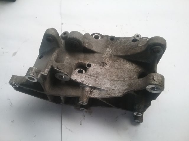 bontott PEUGEOT 206 Generátor Tartó Bak