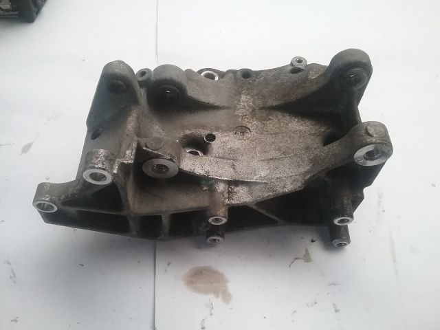 bontott PEUGEOT 206 Generátor Tartó Bak