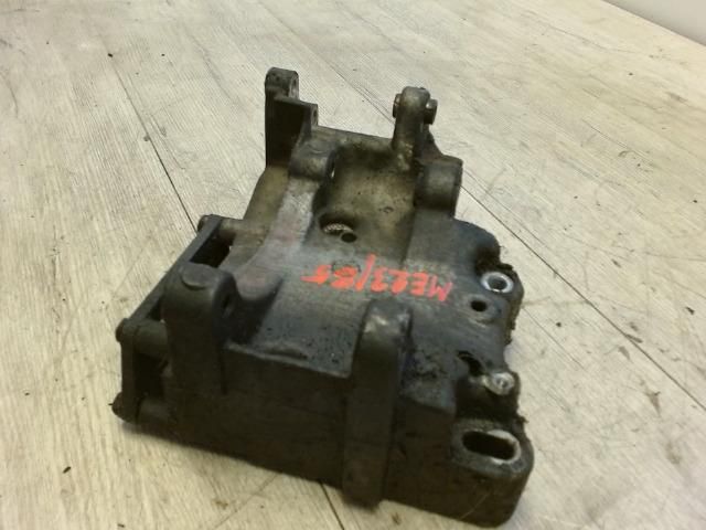 bontott PEUGEOT 206 Generátor Tartó Bak