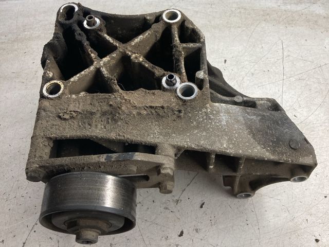 bontott PEUGEOT 206 Generátor Tartó Bak