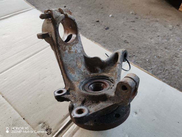 bontott PEUGEOT 206 Jobb első Csonkállvány Kerékaggyal