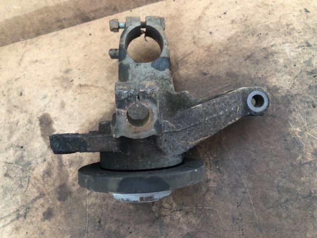 bontott PEUGEOT 206 Jobb első Csonkállvány Kerékaggyal