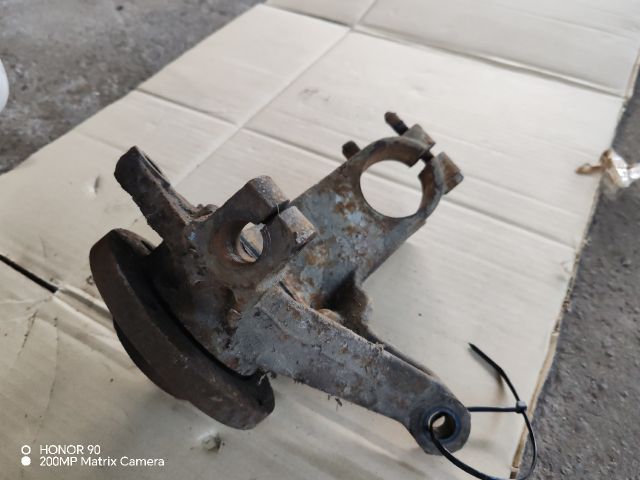 bontott PEUGEOT 206 Jobb első Csonkállvány Kerékaggyal