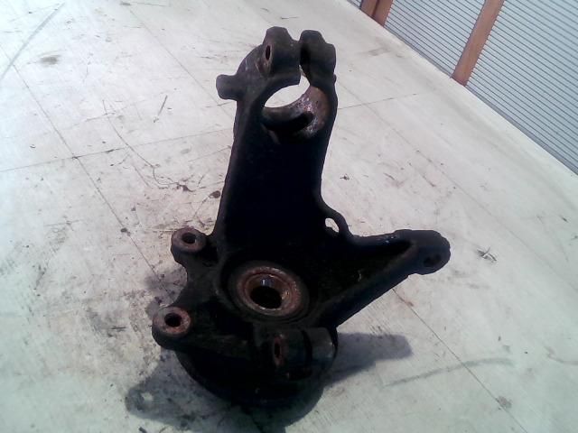 bontott PEUGEOT 206 Jobb első Csonkállvány Kerékaggyal