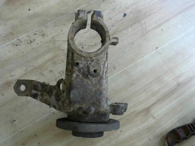 bontott PEUGEOT 206 Jobb első Csonkállvány Kerékaggyal