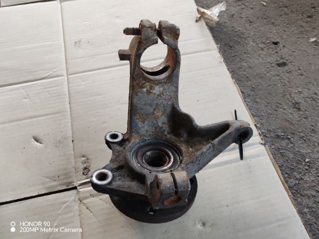 bontott PEUGEOT 206 Jobb első Csonkállvány Kerékaggyal