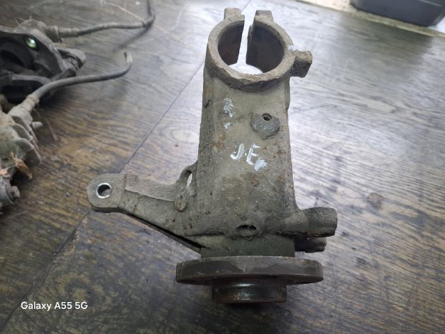 bontott PEUGEOT 206 Jobb első Csonkállvány Kerékaggyal