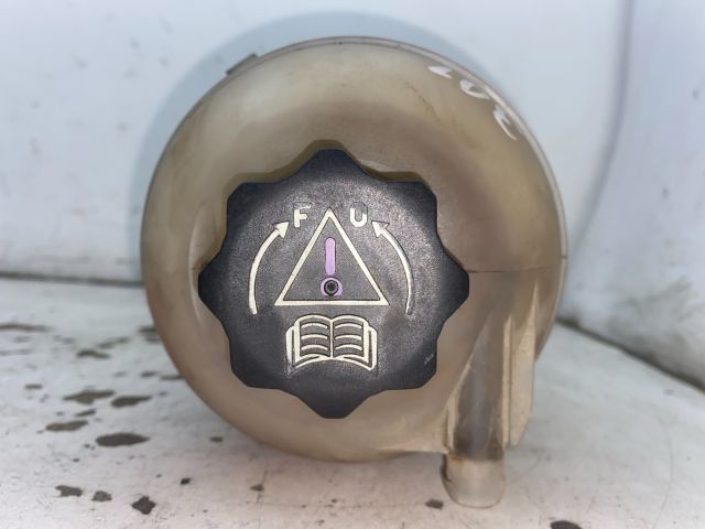 bontott PEUGEOT 206 Kiegyenlítő Tartály