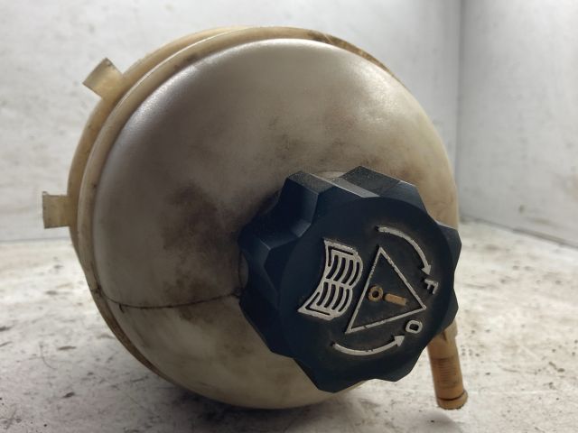 bontott PEUGEOT 206 Kiegyenlítő Tartály