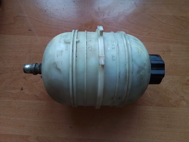 bontott PEUGEOT 206 Kiegyenlítő Tartály