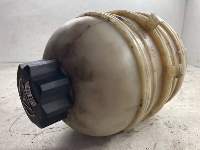 bontott PEUGEOT 206 Kiegyenlítő Tartály