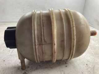 bontott PEUGEOT 206 Kiegyenlítő Tartály