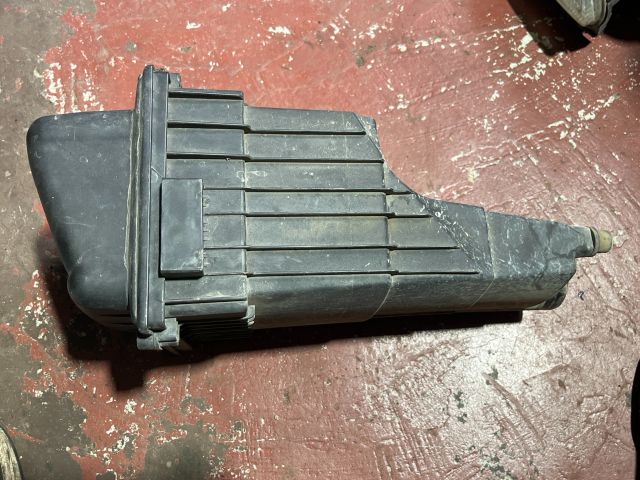 bontott PEUGEOT 206 Légszűrő Ház