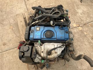 bontott PEUGEOT 206 Motor (Fűzött blokk hengerfejjel)