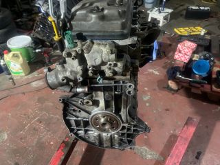 bontott PEUGEOT 206 Motor (Fűzött blokk hengerfejjel)
