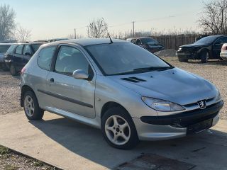 bontott PEUGEOT 206 Motor (Fűzött blokk hengerfejjel)