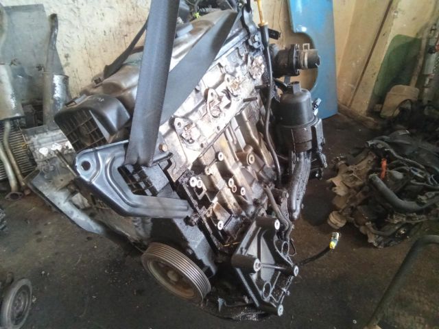 bontott PEUGEOT 206 Motor (Fűzött blokk hengerfejjel)