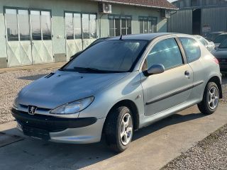 bontott PEUGEOT 206 Motor (Fűzött blokk hengerfejjel)