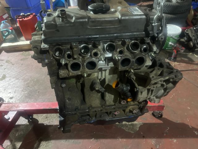 bontott PEUGEOT 206 Motor (Fűzött blokk hengerfejjel)