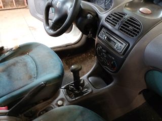 bontott PEUGEOT 206 Motor Tartó Bak Bal