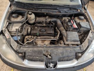 bontott PEUGEOT 206 Motor Tartó Bak Bal