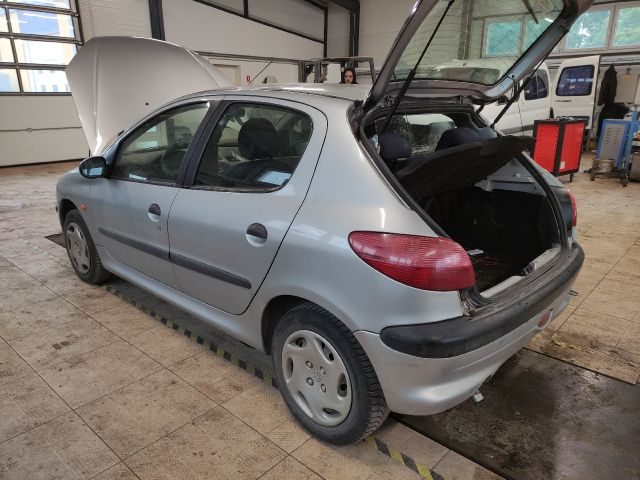 bontott PEUGEOT 206 Motor Tartó Bak Bal