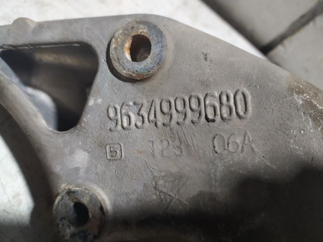 bontott PEUGEOT 206 Motor Tartó Bak (Fém)