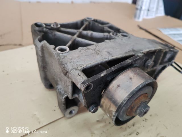 bontott PEUGEOT 206 Motor Tartó Bak (Fém)