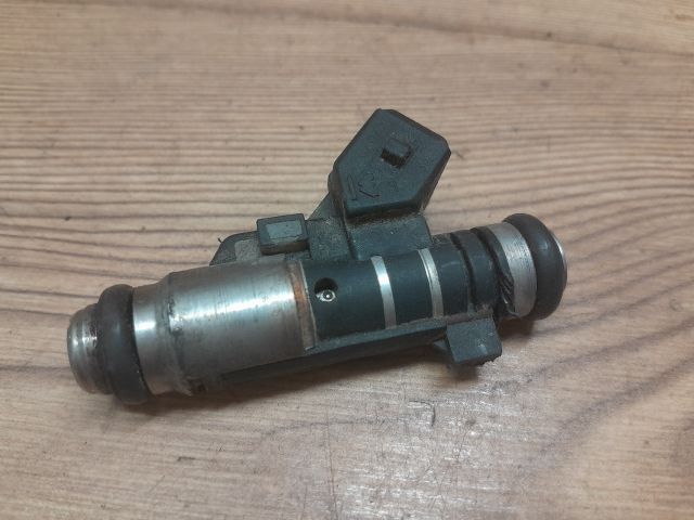 bontott PEUGEOT 206 Porlasztó (1 db)