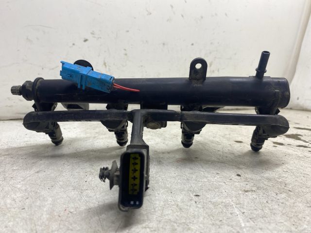 bontott PEUGEOT 206 Porlasztó Sor / Híd