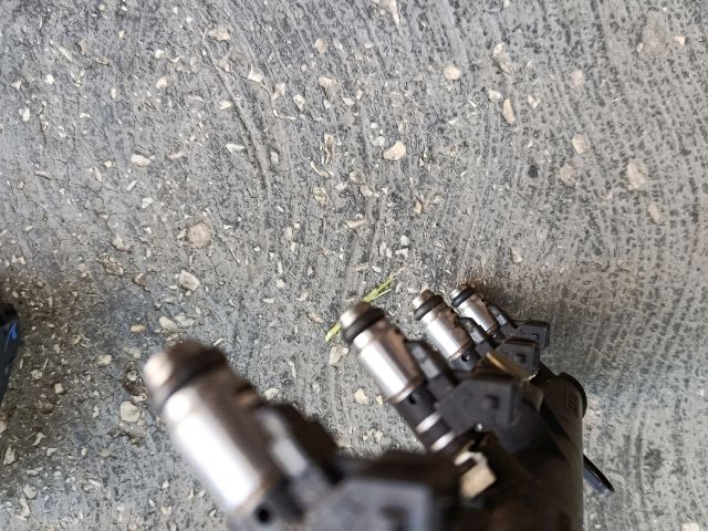 bontott PEUGEOT 206 Porlasztó Sor / Híd