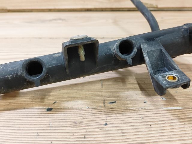 bontott PEUGEOT 206 Porlasztó Sor / Híd