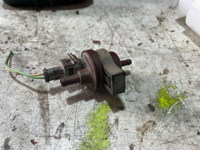 bontott PEUGEOT 206 Tankszellőztető Szelep