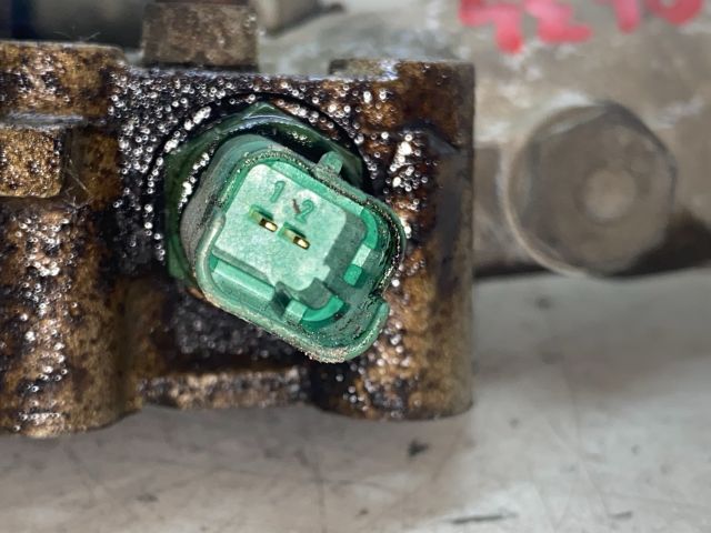 bontott PEUGEOT 206 Termosztátház Csővel