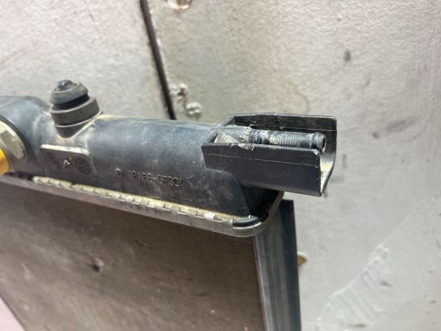 bontott PEUGEOT 206 Vízhűtő Radiátor (Nem klímás)