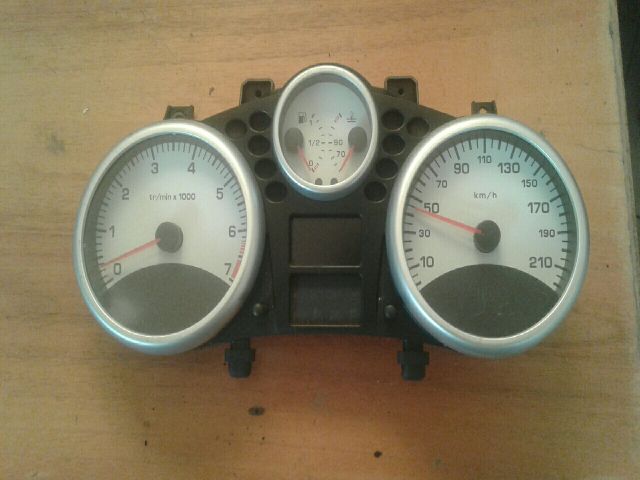 bontott PEUGEOT 206 Kilométeróra