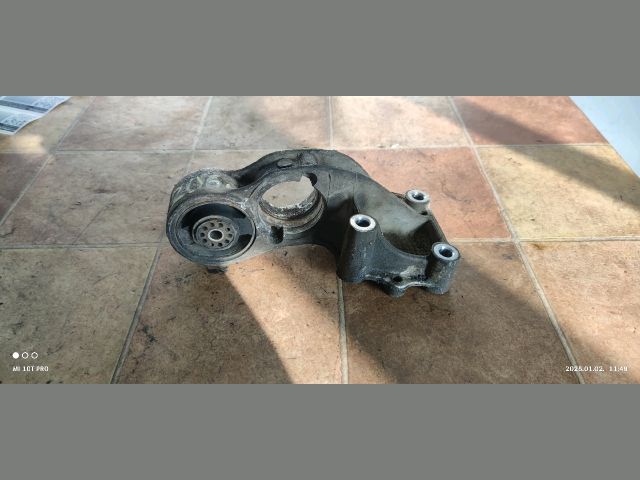 bontott PEUGEOT 206 Motor Tartó Bak (Fém)