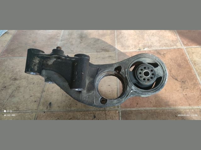 bontott PEUGEOT 206 Motor Tartó Bak (Fém)